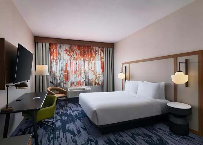 Fairfield By Marriott & West Chandler Hotel 3*