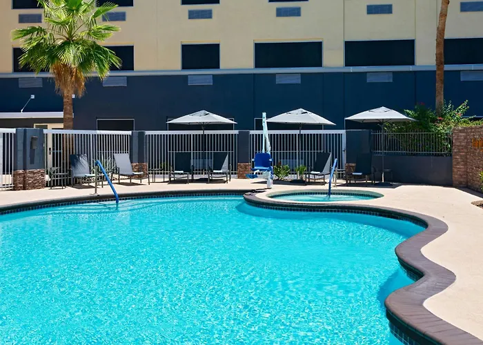 Fairfield By Marriott & West Chandler Hotel