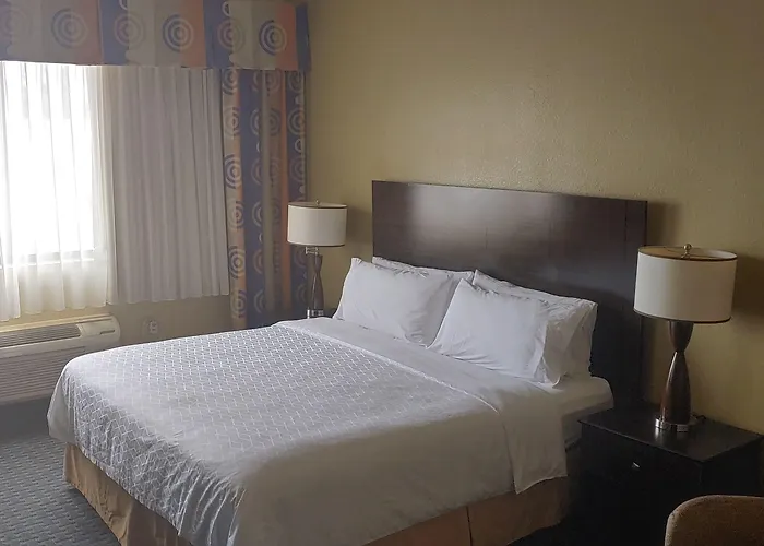 Fairfield By Marriott & West Chandler Hotel